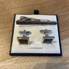 Burberry カフスボタンとタイピンセット
