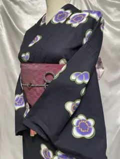 花柄 浴衣 黒に近い紺色