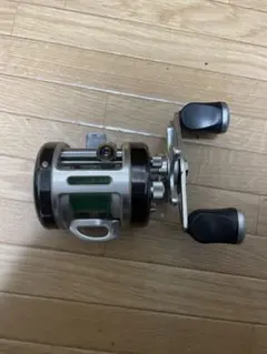 RYOBI VARIUS F300 ベイトリール - メルカリ