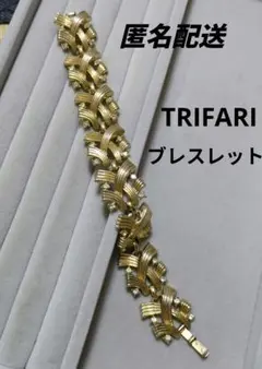 TRIFARI トリファリ　ブレスレット ゴールド系のサムネイル