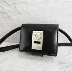 【sale】FERRAGAMO カード入れ付き ミニショルダーバッグ
