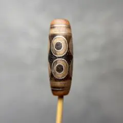 瑪瑙　銀線八眼天珠　馬蹄痕多 黒い朱砂　1-36