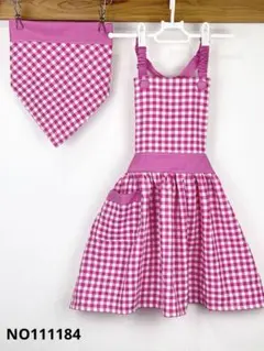 ピンクのギンガムチェックの可愛いハンドメイド子供エプロンと三角巾のセット