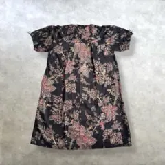 エスニック柄　半袖ワンピース　丸襟　ボリューム袖　ブラック　ポケット付き　民族調