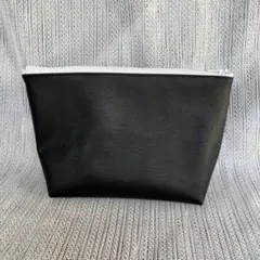 【黒合皮】舟形ポーチ【裏花柄】