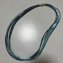 多層ネックレス 黒 青 白