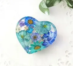 お部屋に癒しの空間を✳エレガントブルーの小物入れ　ハート型　固まるハーバリウム