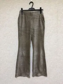【ユニクロ】コーデュロイフレアパンツ / Mのサムネイル