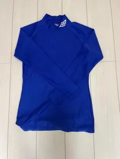 インナーシャツ　アンブロ　青色