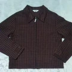 BeBe　秋色・モード系のジップアップジャケット　アウター　140cm