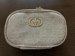 Dior ゴールド ロゴ入りポーチ