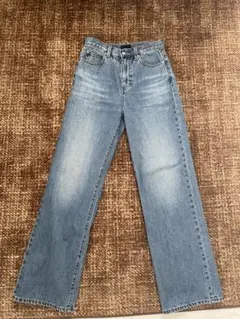 UNIQLO ハイウエスト ストレートデニム