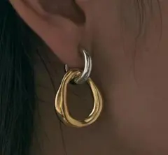 デザインフープピアス　シルバーゴールド　サージカルステンレス　コントラスト