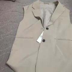 GU ベージュ ベスト