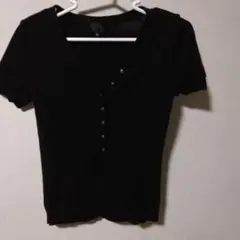 UNTITLED ブラック Vネック 半袖ニット 2サイズ
