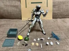 リボルテック 雷電 ホワイトアーマー メタルギア ライジング 可動