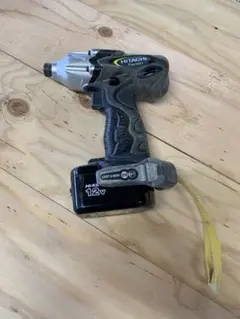 HITACHI FWH 12DC2 インパクトドライバー　バッテリーおまけ2個付