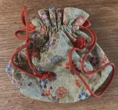 和装用バッグ 緑色と赤色の花柄　着物地巾着
