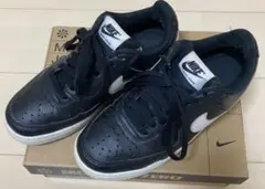 23.5cm NIKE 黒　スニーカー