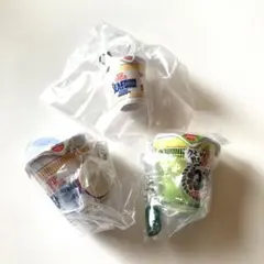 新品　カップヌードルめじるしアクセサリー&ミニチュアチャーム　3個　匿名配送