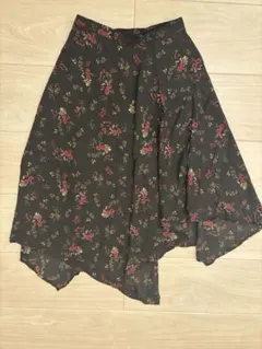【美品】GU ジーユー　フラワーヘムスカート　Sサイズ