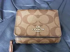 COACH 三つ折り財布のサムネイル