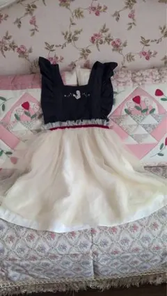 Disney 白雪姫　フリル付きワンピース 110cm