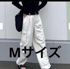 GU ジーユー パラシュートカーゴパンツ ナチュラル　Mサイズ