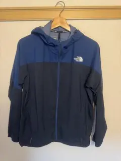 ノースフェイスウィンドブレーカー
