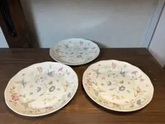 花と蝶の模様の皿 3枚セット