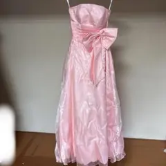 ピンク ストラップレス リボン付きドレス