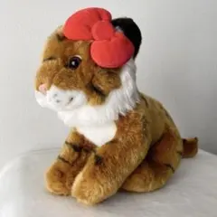 ハローキティ　usj ユニバ　トラ　ぬいぐるみ　Sanrio