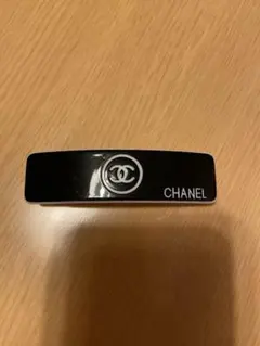 CHANEL ブラック ヘアバレッタ四角