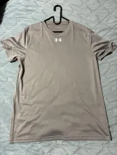 Under Armour グレー クルーネックTシャツ