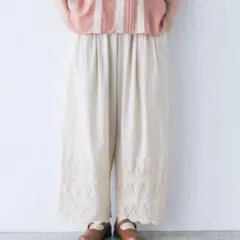 サマンサモスモス kazumiコラボ 刺繍パンツ ベージュ SM2