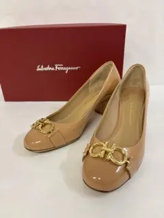 新品 サルヴァトーレフェラガモ　パンプス　え5 (22.5cm相当) エナメル