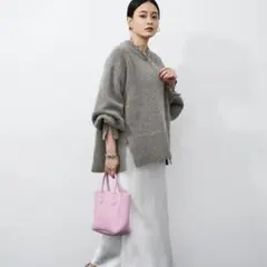 アダムエロペ　ウールカシミヤワイドスリットニット