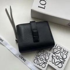 369 美品 LOEWE ロエベ 2つ折り財布のサムネイル