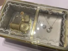 canal 4°C 三日月としずくのネックレス