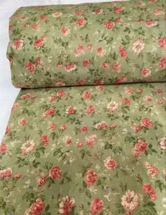 シーチング綿生地幅110cm×100cm.草緑地、小薔薇8707