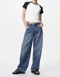 【美品】ユニクロ バギーカーブジーンズ ブルー 青 24