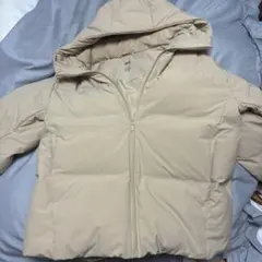 ユニクロ ダウン ベージュ