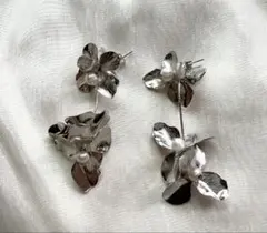 ブライダルシルバーアクセサリー　お花ピアス