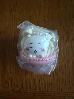 ちいかわきゃらまかろんガチャ　ちいかわ