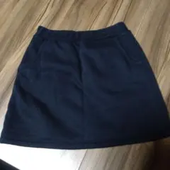 黒いフリース裏地スカート