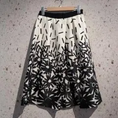 TO BE CHIC フラワー幾何プリントスカート　トゥービーシック