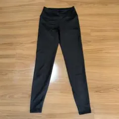 H&M SPORT ヨガレギンス ブラック XSサイズ　黒