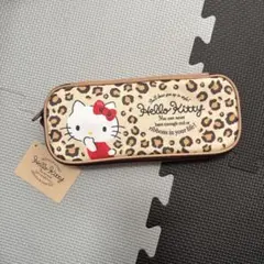 ☆新品未使用☆　ハローキティ 筆箱 スリムペンケース レオパード柄