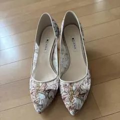 DIANA パンプス 花柄刺繍 ポインテッドトゥ