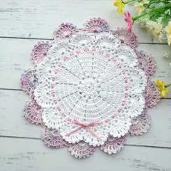 ピンク　２段フリルのレース編みドイリー　インテリア　テーブルセンター